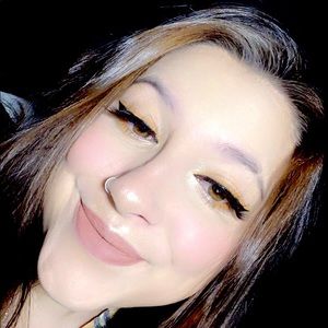 Meet your Posher, Avery